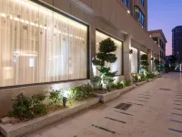 Vienna International Hotel (Xiamen University) Hotels near Siming