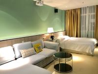 珠海诺曼斯精品酒店 - 精致影咖大床房