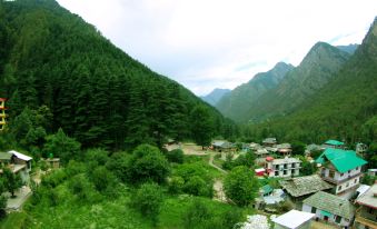 Hotel Blue Diamond Kasol