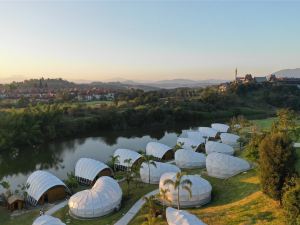 Xishuangbanna Visible Zeqi Tent Hotel