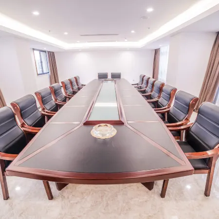 Fengyang Xinmilan International Business Hotel