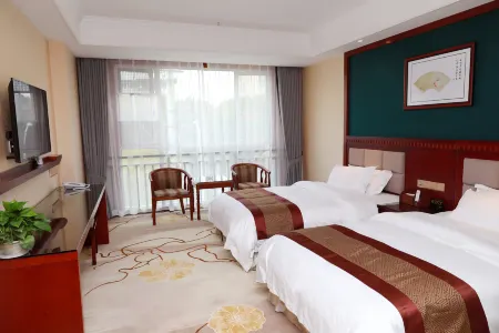 Jixing Hotel Отели рядом с достопримечательностью «Huanggang Normal University (West Campus)»