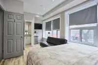 Toronto Rooms and Suites Hotels in Dufferin Grove