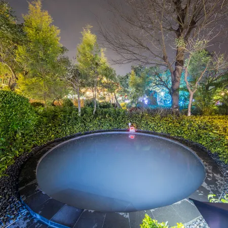 Baodun Lake Hushan Hot Spring Resort