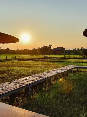 รูปภาพของโฮมแอทไนน์