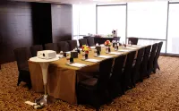 Amari Dhaka - business