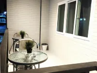 Sleep with Me Bangkok - BTS Phra Khanong Hotels near Ekkamai Eastern Bus Terminal