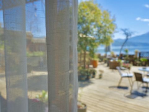 泸沽湖云水间客栈 - 花园湖景双床房