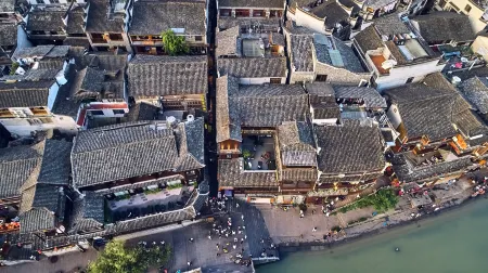 Huashijian Xueqiao Xiaoyuan Riverview Inn