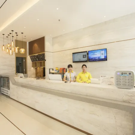 City Comfort Inn Hotel (Luchuan Wenquan Plaza Railway Station)
