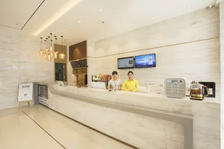City Comfort Inn Hotel (Luchuan Wenquan Plaza Railway Station)