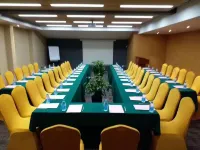 โรงแรมซีเจโฟร์ซีซั่นส์ เซี่ยงไฮ้ (สาขาสถานีรถไฟฟ้าใต้ดินถนนฉางโซ่ว ถนนอู่หนิง) โรงแรมในเซี่ยงไฮ้