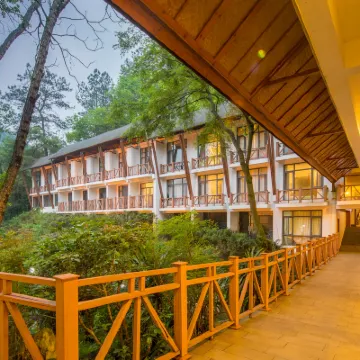 Guilin Shenlong Valley Qinglan Vacation Apartment Hotel berhampiran Zhujiang Passenger Transport Port