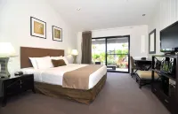 Mission Beach Resort Hotels in Tully