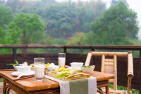 Panhuan Xiaozhu Hotel