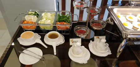 DeHome Boutique Hotel Отели рядом с достопримечательностью «New Sarawak State Legislative Assembly Bldg»