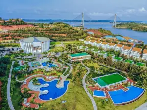 Harris Resort Barelang Batam