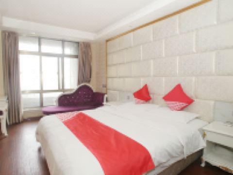 OYO安康巴客酒店 - 豪华大床房