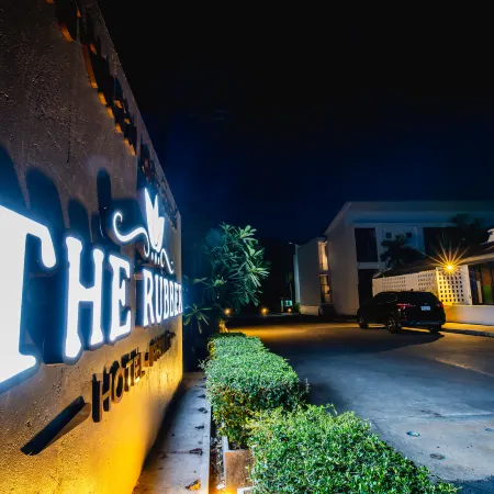 The Rubber Hotel Phuket Отели рядом с достопримечательностью «Ват Си Сунтхон»