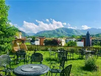 Scenery Retreats (Qinling Mount Taibai Hot Spring Retreat) Hotels in Mei County