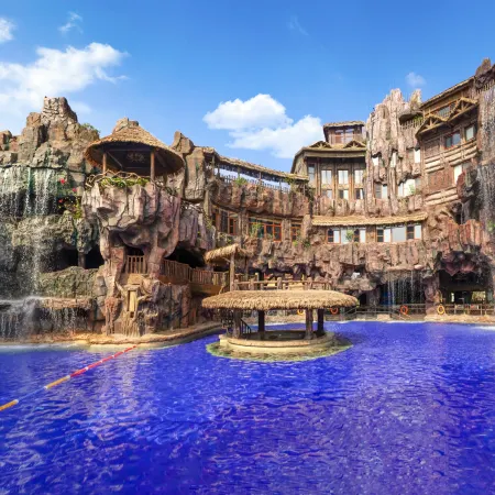 Chuanlord Holiday Hotel
