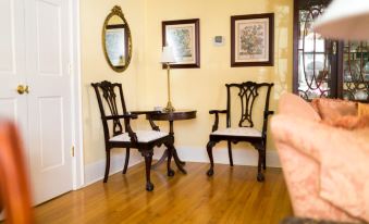 1810 Emerson House Bed & Breakfast - Adults Only