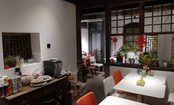 Beijing Original Yuesu Courtyard - Housity