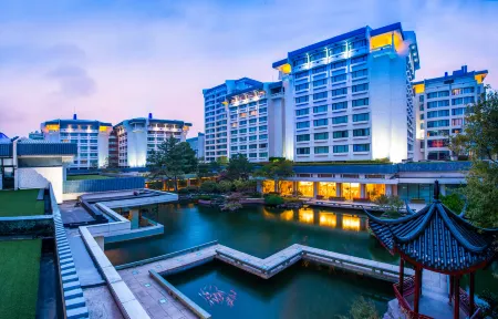 The Dragon Hotel Hangzhou Отели рядом с достопримечательностью «Wanxiang Polytechnic»