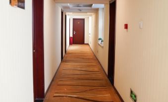 Golden Inns(Ganjiakou Subway Station Fuwai Hospital)