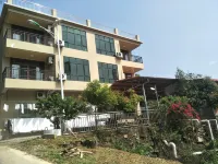 Baishuizhai Huixian Inn Hotels near Shuanglonghui Scenic Spot