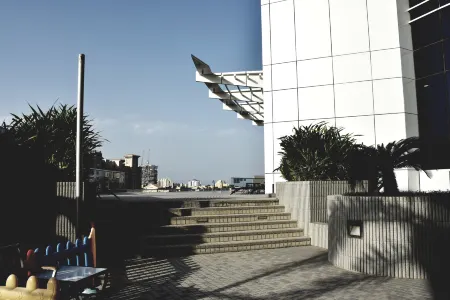 Tamani Marina Hotel & Apartments