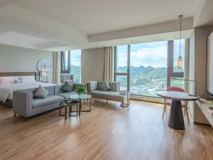 Mid-Level Hotel
