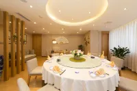 Soaring Dragon Tea Culture Hotel (Hanzhong High-speed Railway Station Wanbang Flagship) Hotels in Hanzhong