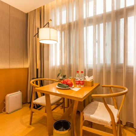 Soaring Dragon Tea Culture Hotel (Hanzhong High-speed Railway Station Wanbang Flagship)