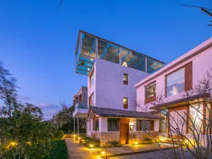 Fuxian Lake Tongchenyuan Lakeview Hot Spring Hotel