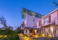 Fuxian Lake Tongchenyuan Lakeview Hot Spring Hotel