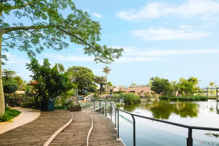 Shangjia Hotel (Fuxian Lake Branch) Отели в г. Ченцзиан