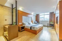 Binyue Hotel (Zaozhuang High Speed Railway Station)