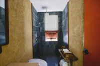 Fuxian Lake Tongchenyuan Lakeview Hot Spring Hotel