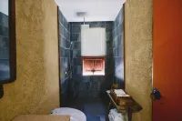 Fuxian Lake Tongchenyuan Lakeview Hot Spring Hotel