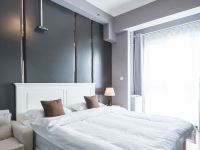 武汉漫岛公寓 - 灰色商务巨幕大床房
