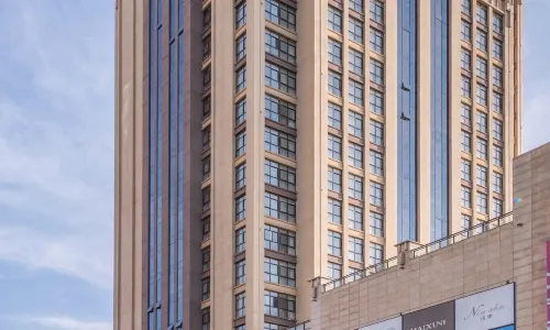 로파르 티엔 위에 글로리아 플라자 호텔 시안