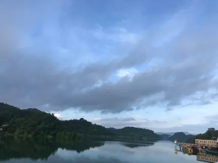 Yitang Sovereign Hotel Отели рядом со станцией Huacheng Railway Station