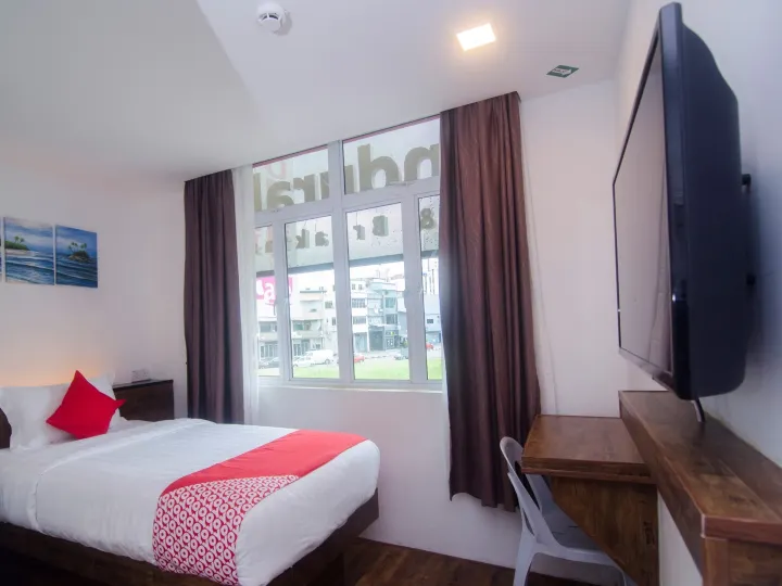 OYO 836 Mandurah Room & Cafe