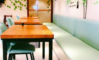 Dongfang Fengyun Business Hotel (Wuxi Huishan Wanda Branch)