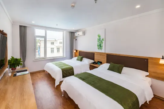 GreenTree Inn Zhixun (Dalian Zhoushuizi Airport Xinzhaizi Metro Station)