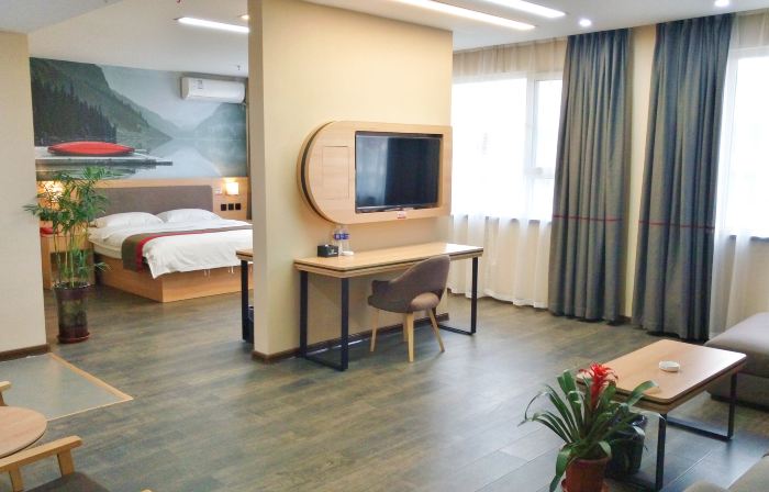 Youjia fashion boutique hotel