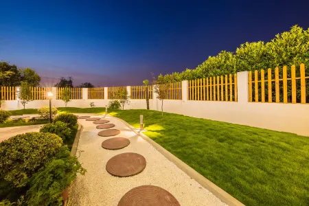 Manshu Garden Hostel