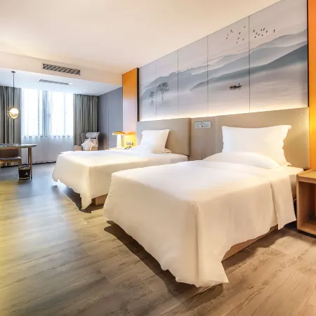 Luckyever Grand Hotel (Danzhou Summer Square)