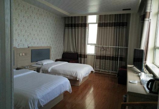 진디 호텔 객실 내부 이미지